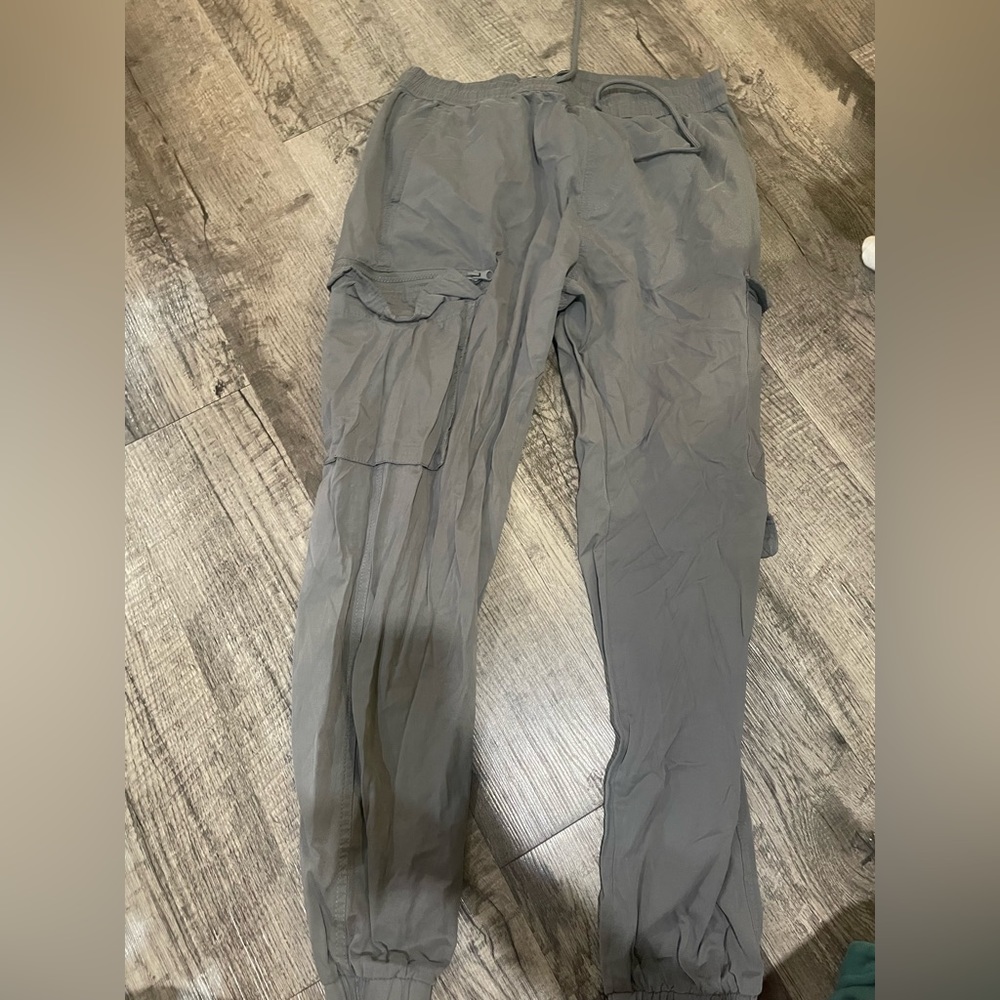 Men’s grey jogger pants